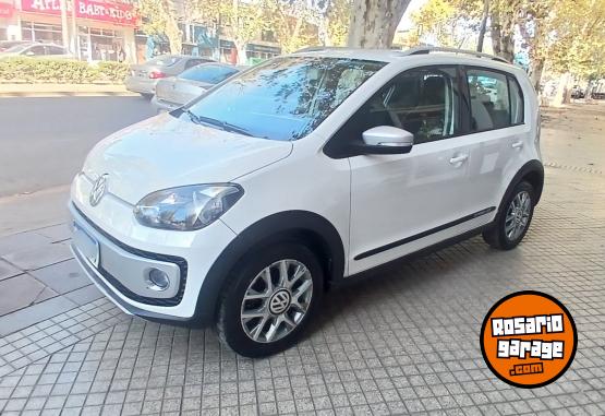 Autos - Volkswagen Up Cross 2017 Nafta 120000Km - En Venta
