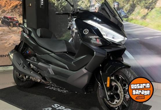 Motos - Voge SR4 MAX 2023 Nafta 8200Km - En Venta