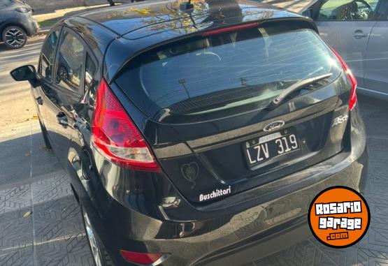 Autos - Ford Fiesta Kinectic 2012 Nafta 144000Km - En Venta