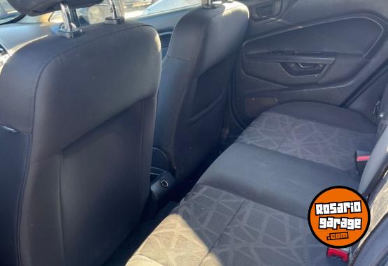 Autos - Ford Fiesta Kinectic 2012 Nafta 144000Km - En Venta