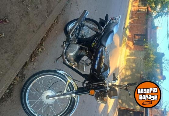 Motos - Suzuki Ax 100 2025 Nafta 4200Km - En Venta