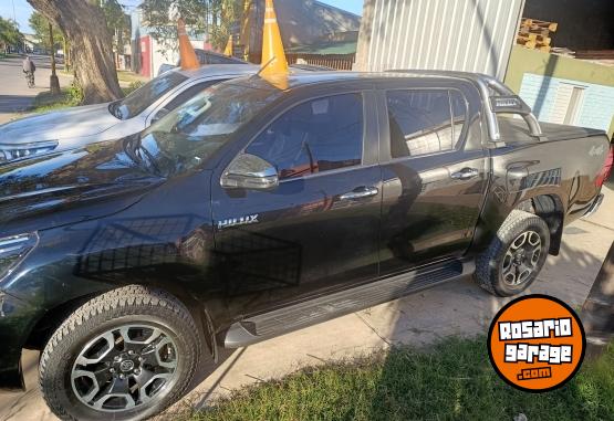 Camionetas - Toyota Hilux 2023 Diesel 145000Km - En Venta