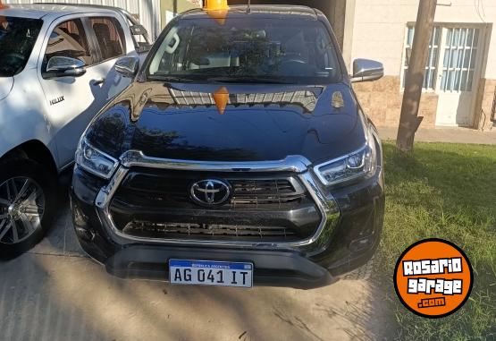 Camionetas - Toyota Hilux 2023 Diesel 145000Km - En Venta