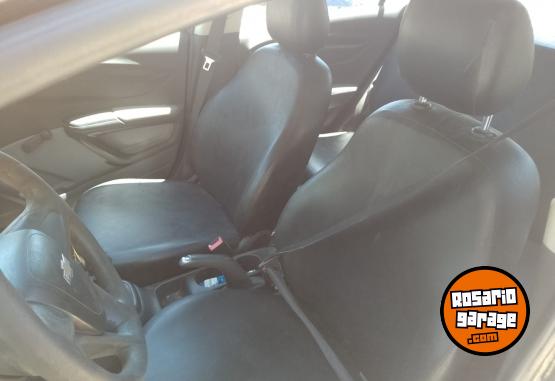 Autos - Toyota Prisma 2018 GNC 400000Km - En Venta