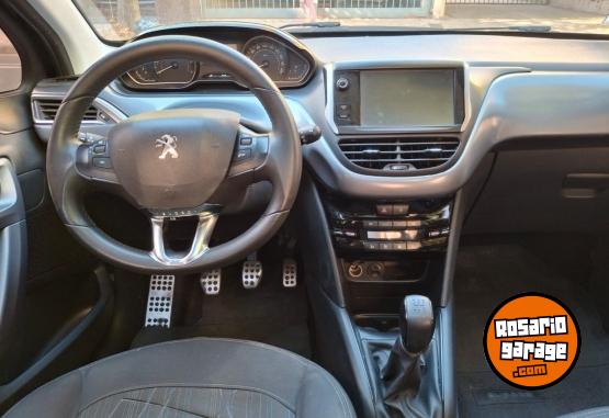 Autos - Peugeot 208 2013 Nafta 82000Km - En Venta