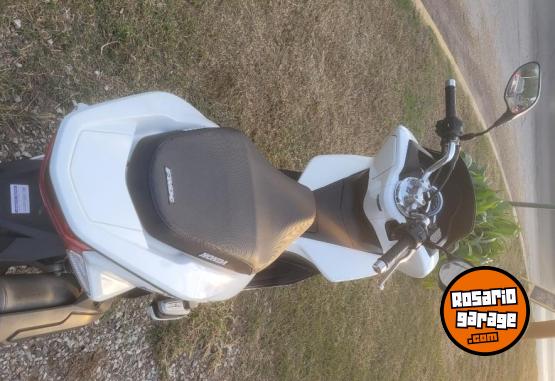 Motos - Honda PCX 150 2017 Nafta 32000Km - En Venta