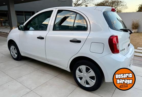 Autos - Nissan March 2017 Nafta 80000Km - En Venta