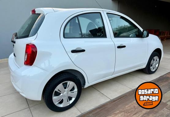 Autos - Nissan March 2017 Nafta 80000Km - En Venta