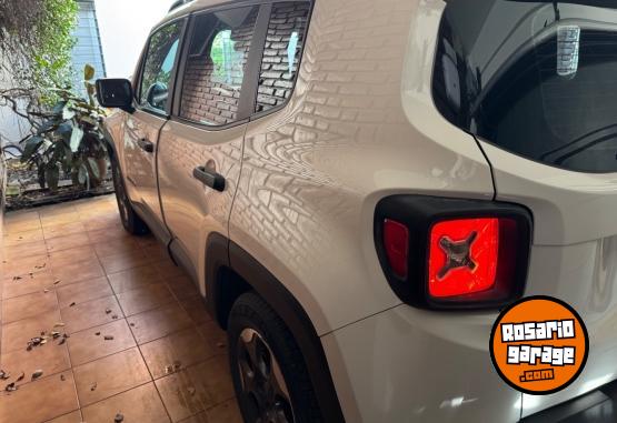 Camionetas - Chrysler Jeep renegade 2016 Nafta 130000Km - En Venta