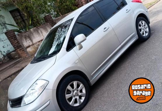 Autos - Nissan Tiida tekna impecable 2010 Nafta 166000Km - En Venta