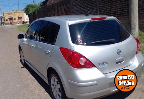 Autos - Nissan Tiida tekna impecable 2010 Nafta 166000Km - En Venta