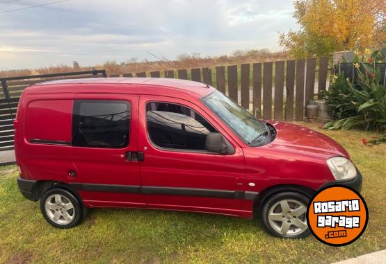 Utilitarios - Peugeot Partner 2013 Diesel 218000Km - En Venta