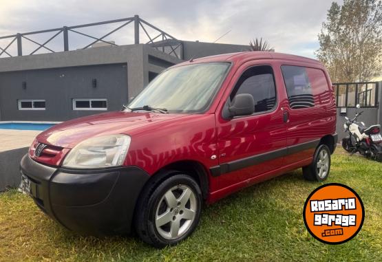 Utilitarios - Peugeot Partner 2013 Diesel 218000Km - En Venta