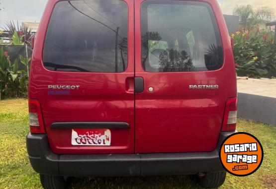 Utilitarios - Peugeot Partner 2013 Diesel 218000Km - En Venta