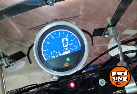 Motos - RVM V800 2022 Nafta 17500Km - En Venta
