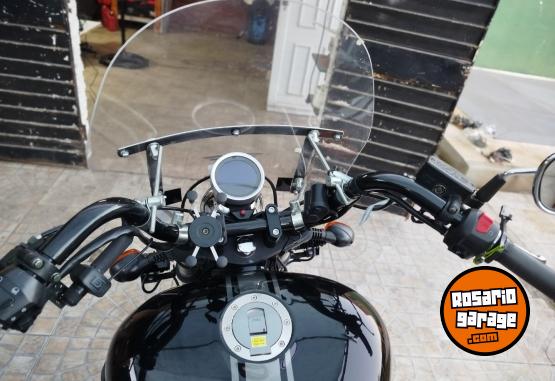 Motos - RVM V800 2022 Nafta 17500Km - En Venta