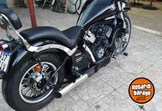Motos - RVM V800 2022 Nafta 17500Km - En Venta