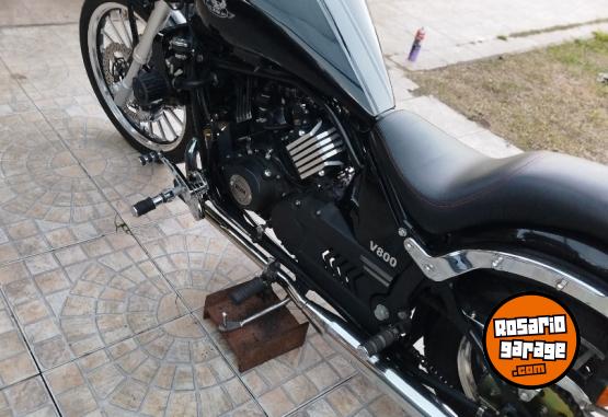 Motos - RVM V800 2022 Nafta 17500Km - En Venta