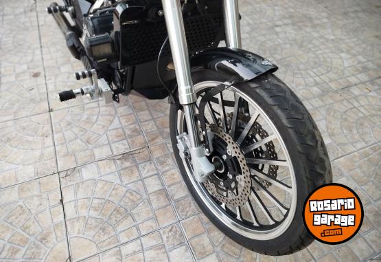 Motos - RVM V800 2022 Nafta 17500Km - En Venta