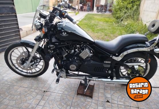 Motos - RVM V800 2022 Nafta 17500Km - En Venta