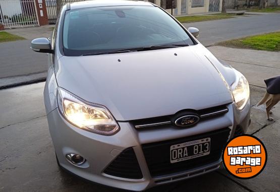 Autos - Ford FOCUS L/14 2.0 4 P SE PLU 2015 Nafta 91500Km - En Venta