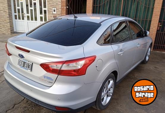Autos - Ford FOCUS L/14 2.0 4 P SE PLU 2015 Nafta 91500Km - En Venta