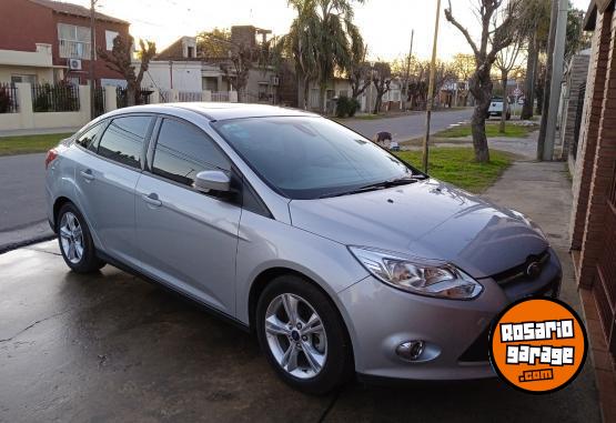 Autos - Ford FOCUS L/14 2.0 4 P SE PLU 2015 Nafta 91500Km - En Venta