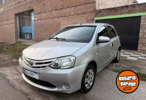 Autos - Toyota Etios XS 1.5 2016 Nafta 132000Km - En Venta