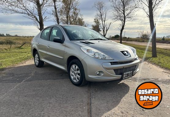 Autos - Peugeot Compact 2013 Nafta 111111Km - En Venta