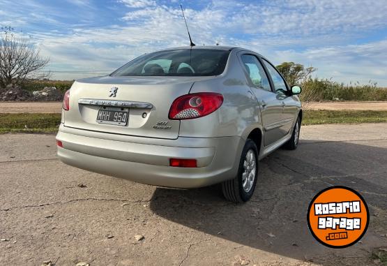 Autos - Peugeot Compact 2013 Nafta 111111Km - En Venta