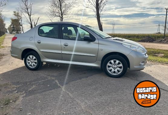 Autos - Peugeot Compact 2013 Nafta 111111Km - En Venta