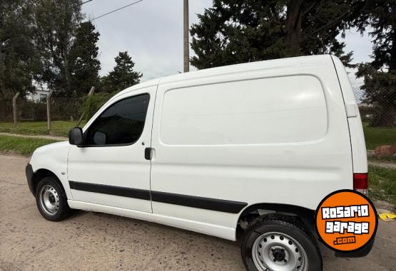 Utilitarios - Peugeot Partner 2025 Diesel 35000Km - En Venta
