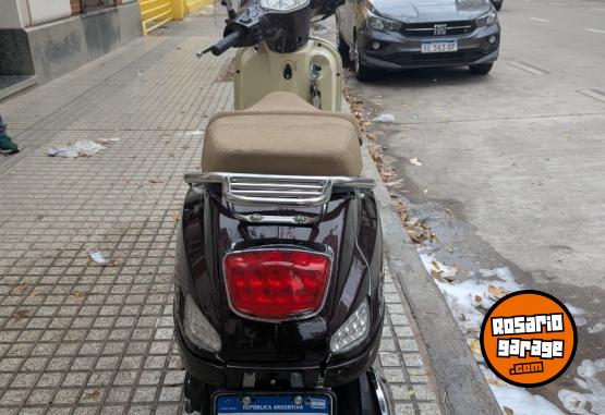 Motos - Motomel Strato Euro 2023 Nafta 6097Km - En Venta