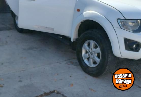 Camionetas - Mitsubishi Triton 2012 Diesel 143000Km - En Venta