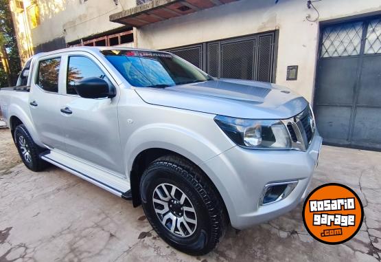 Camionetas - Nissan Np300 cd s 2020 Diesel 122000Km - En Venta