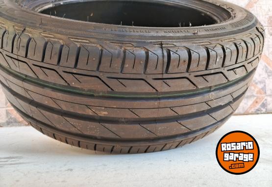 Accesorios para Autos - Cubierta nueva 215/50/17 - En Venta