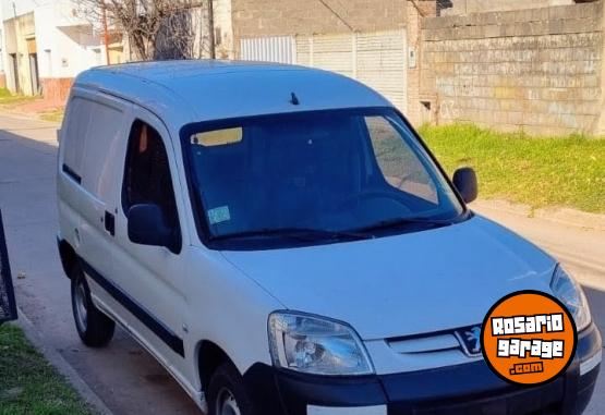 Utilitarios - Peugeot PARTNER HDI 2018 Diesel 211800Km - En Venta