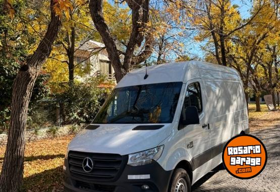 Utilitarios - Mercedes Benz Sprinter 2023 Diesel 19000Km - En Venta