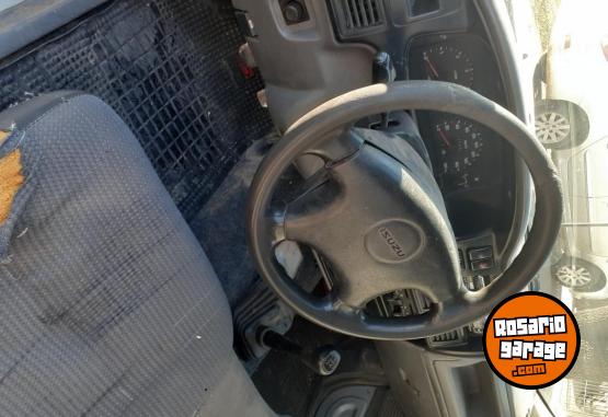 Camionetas - Isuzu 2.5T 4x2 std 2004 Diesel 520000Km - En Venta