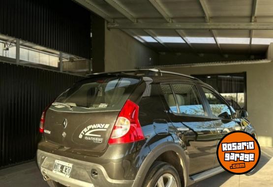 Autos - Renault SANDERO STEPWAY CONFORT 2010 Nafta 135000Km - En Venta