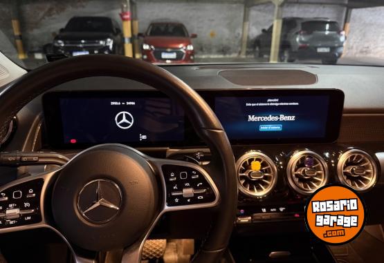 Autos - Mercedes Benz GLB 2022 Nafta 35000Km - En Venta