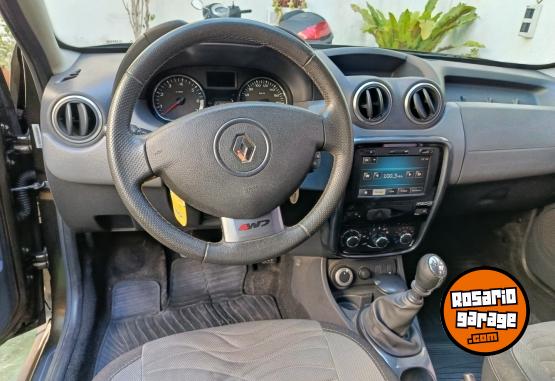 Camionetas - Renault Duster luxe 4x4 2014 Nafta 178000Km - En Venta