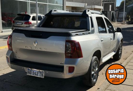 Camionetas - Renault OROCH PRIVILEGE 2017 Nafta 106000Km - En Venta