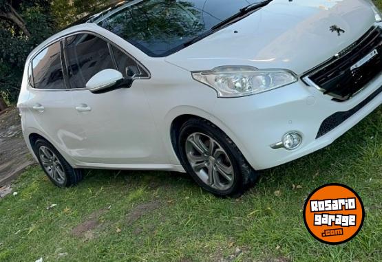 Autos - Peugeot 208 feline pack cuir 2015 Nafta 79000Km - En Venta