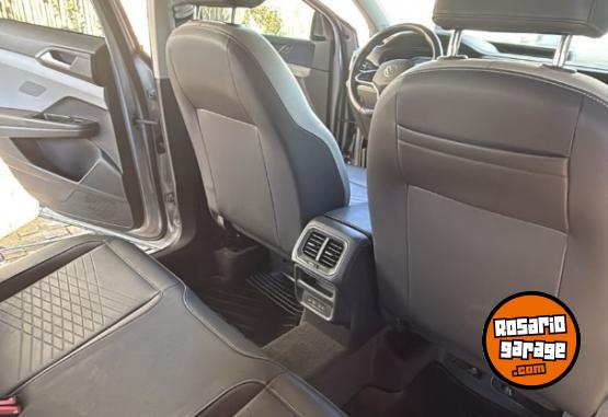 Autos - Volkswagen Taos 2024 Nafta 53000Km - En Venta