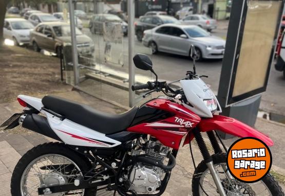 Motos - Corven TRIAX 150 R3 2025 Nafta 3500Km - En Venta