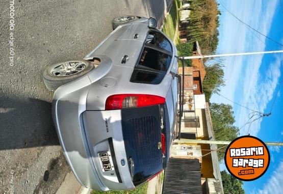 Autos - Ford Fiesta 2003 Nafta 220000Km - En Venta