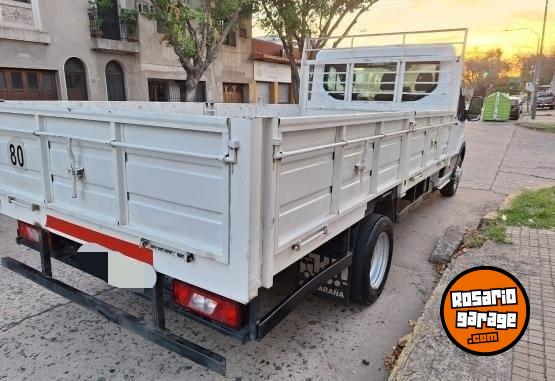 Camiones y Grúas - Camion ford transit chasis con carrocería 2021 impecable full - En Venta