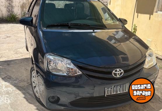 Autos - Toyota Etios XS 2015 Nafta 83000Km - En Venta