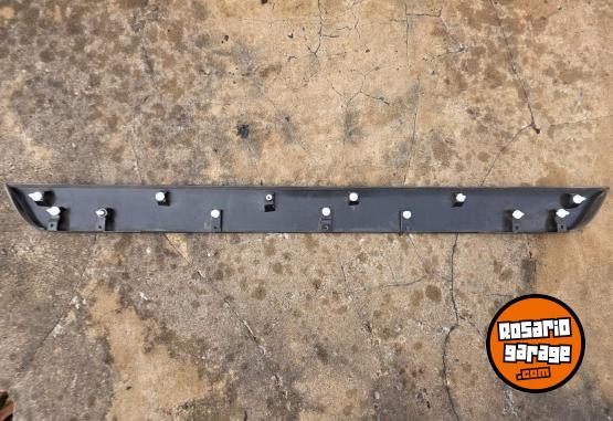 Accesorios para Autos - PARAGOLPE TRASERO Y BAGUETA TOYOTA RAV LIMITED 2026 - En Venta